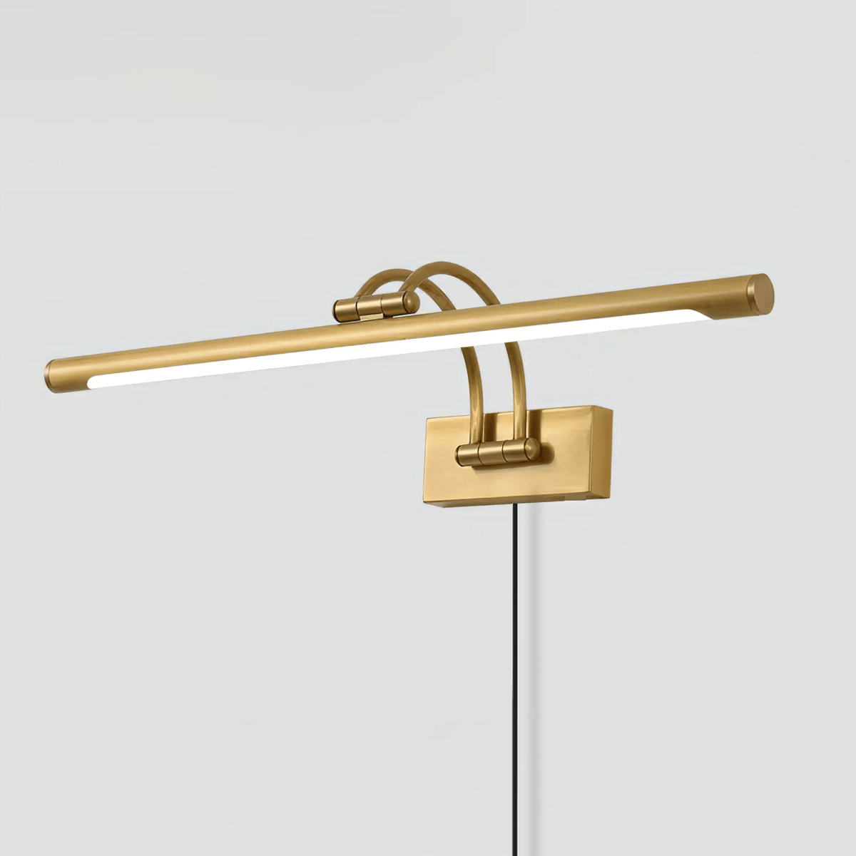 Linear Vanity Light — Wall Sconce | Maison Monashee — view 5