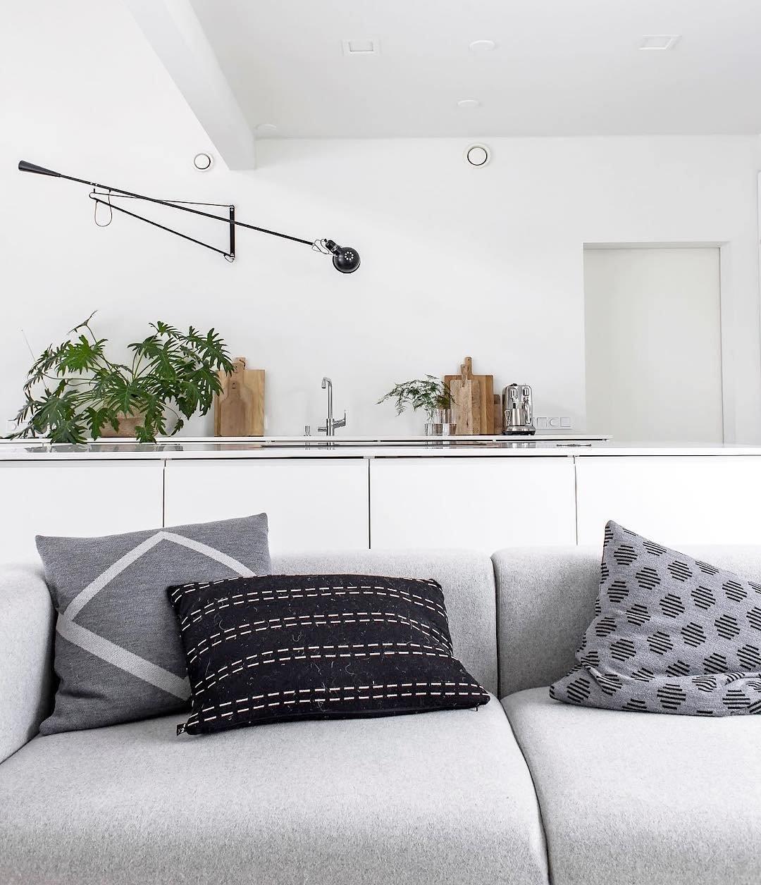 Black Swing-Arm Wall Light — Wall Sconce | Maison Monashee — view 30