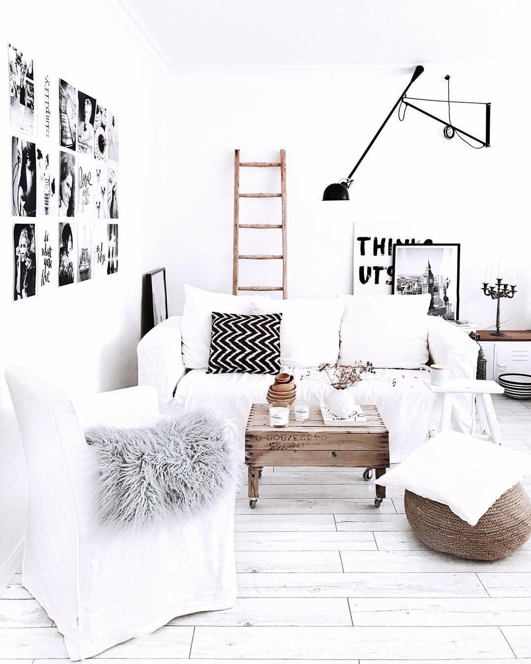 Black Swing-Arm Wall Light — Wall Sconce | Maison Monashee — view 32