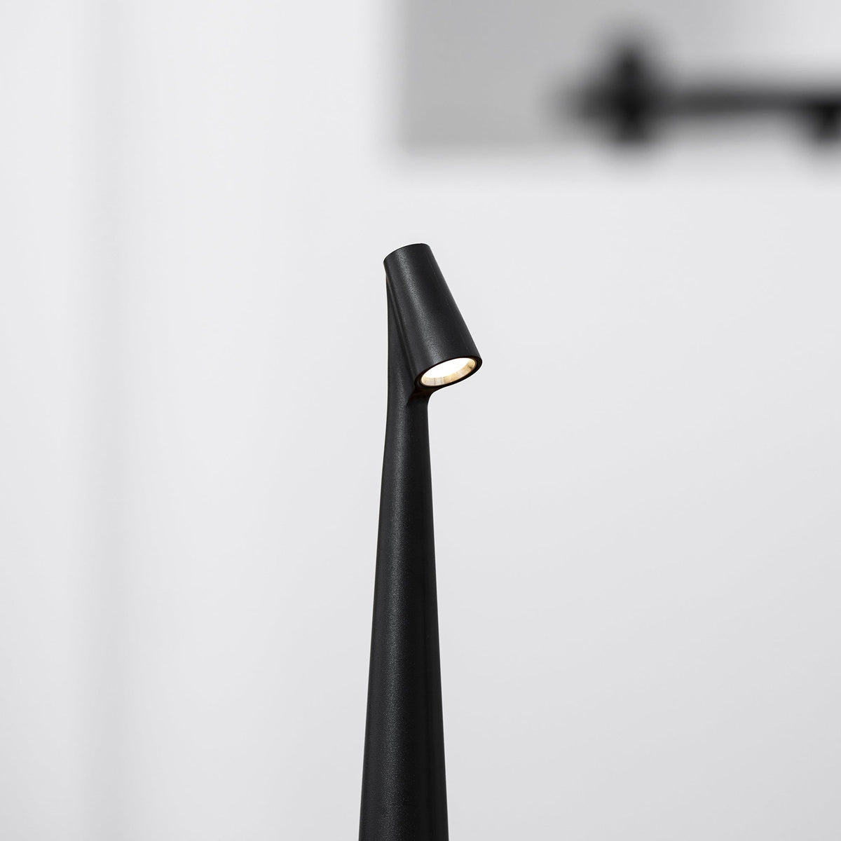 White Cordless Table Lamp — Table Lamp | Maison Monashee — view 117