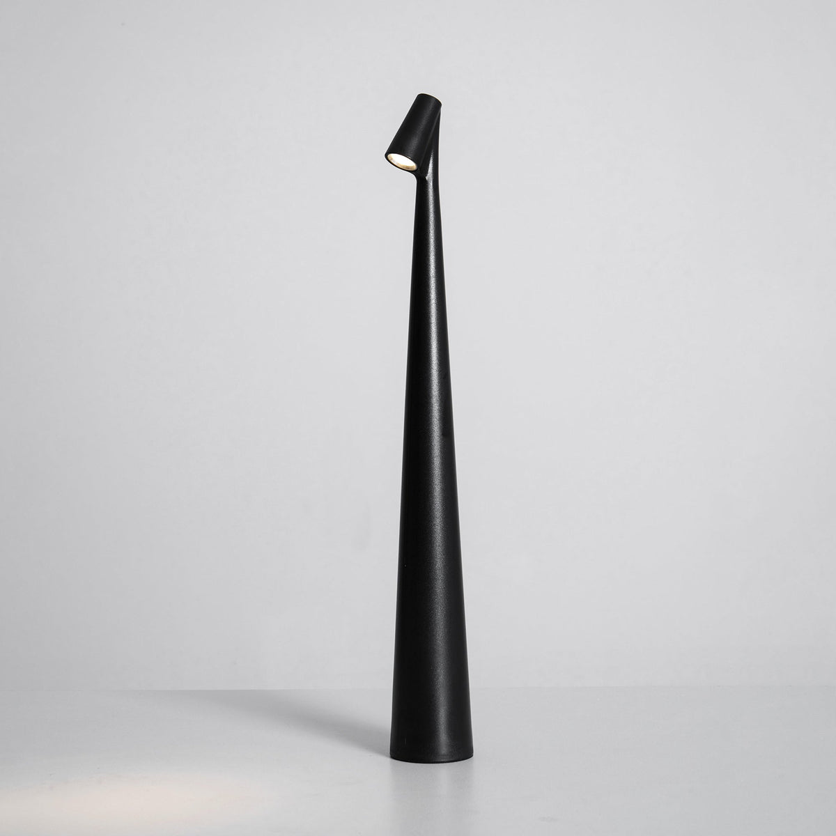 White Cordless Table Lamp — Table Lamp | Maison Monashee — view 123