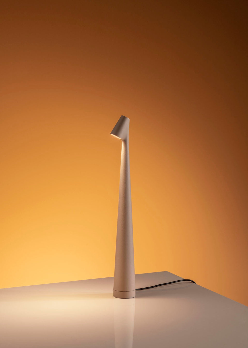 White Cordless Table Lamp — Table Lamp | Maison Monashee — view 81