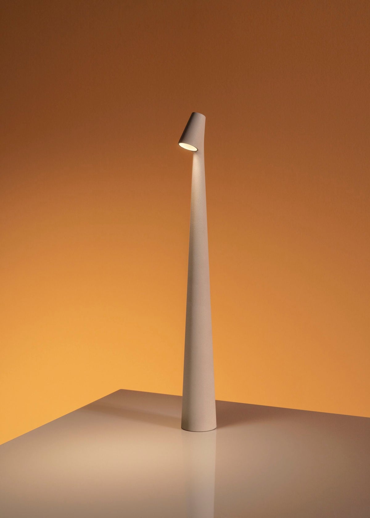 White Cordless Table Lamp — Table Lamp | Maison Monashee — view 97