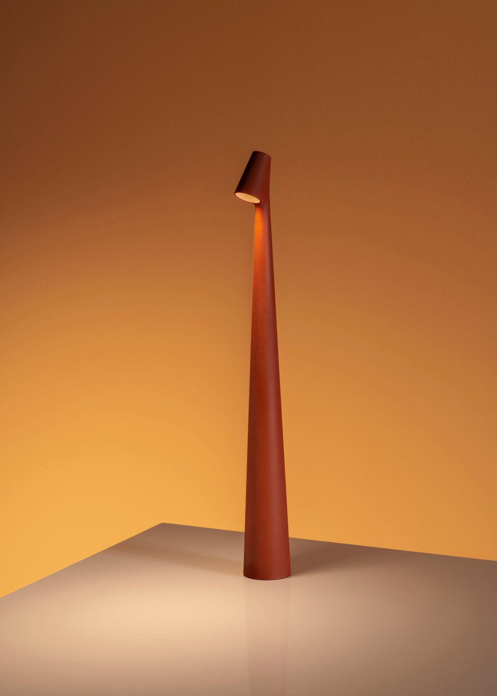 White Cordless Table Lamp — Table Lamp | Maison Monashee — view 98