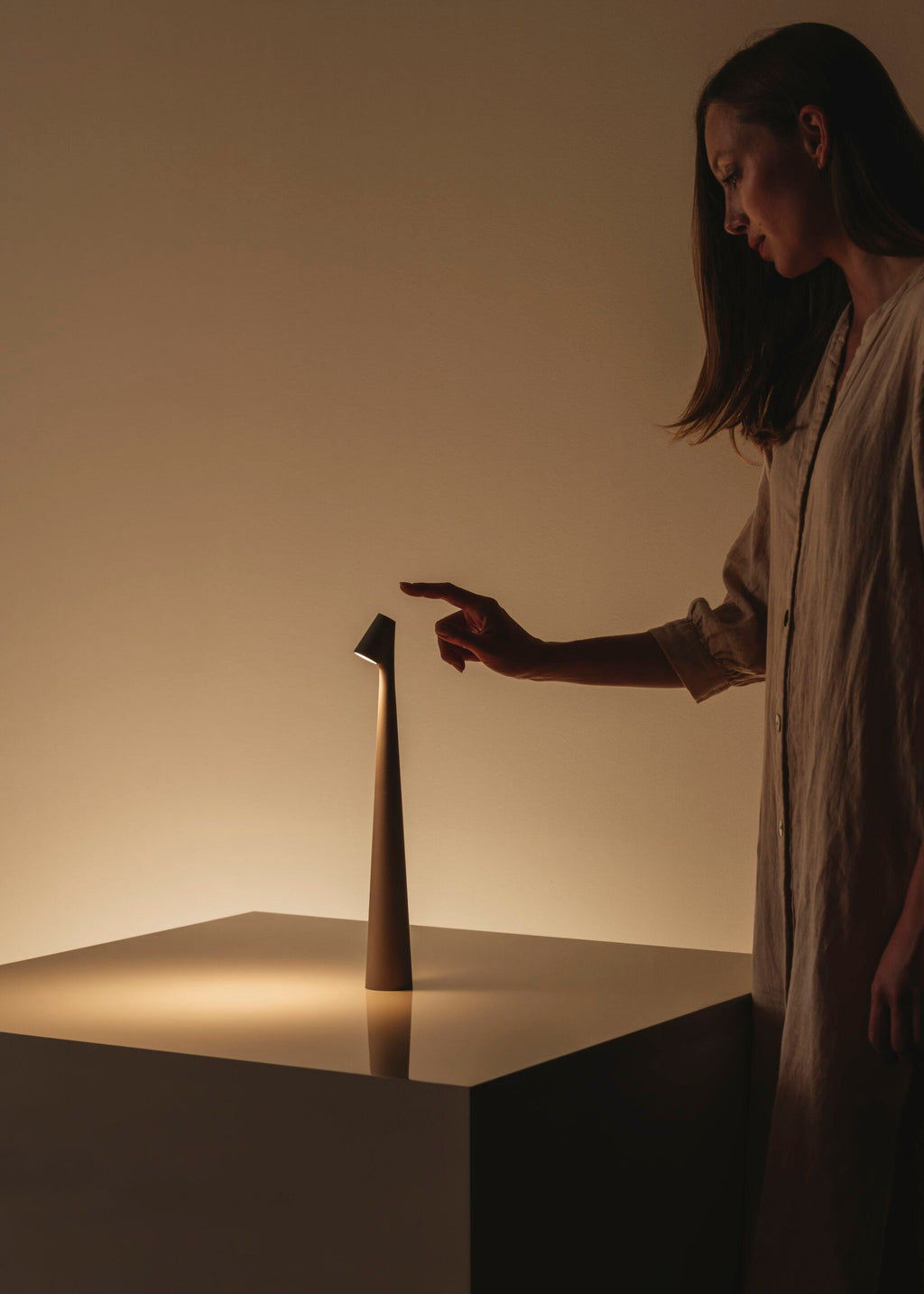 White Cordless Table Lamp — Table Lamp | Maison Monashee — view 99