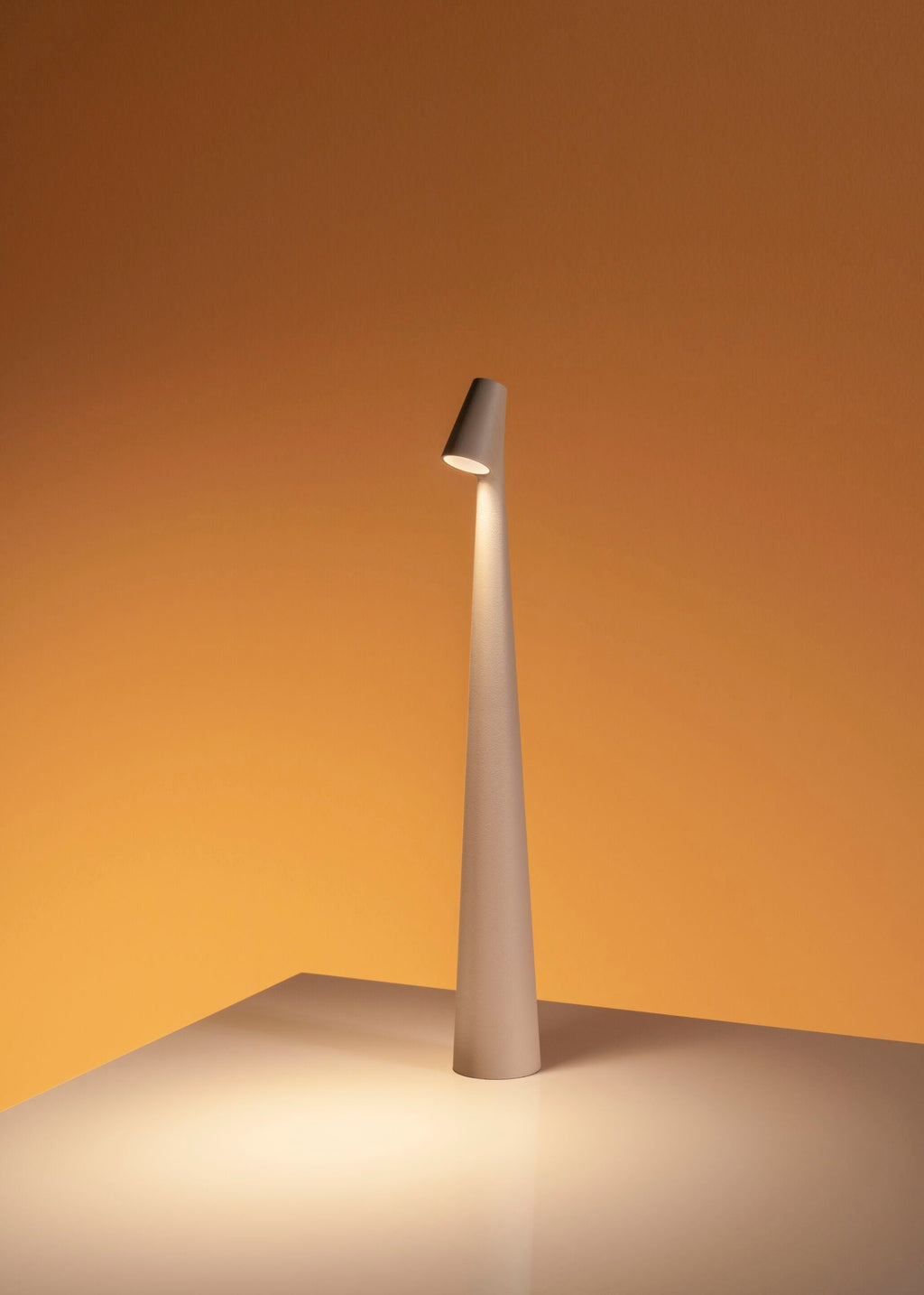 White Cordless Table Lamp — Table Lamp | Maison Monashee — view 75