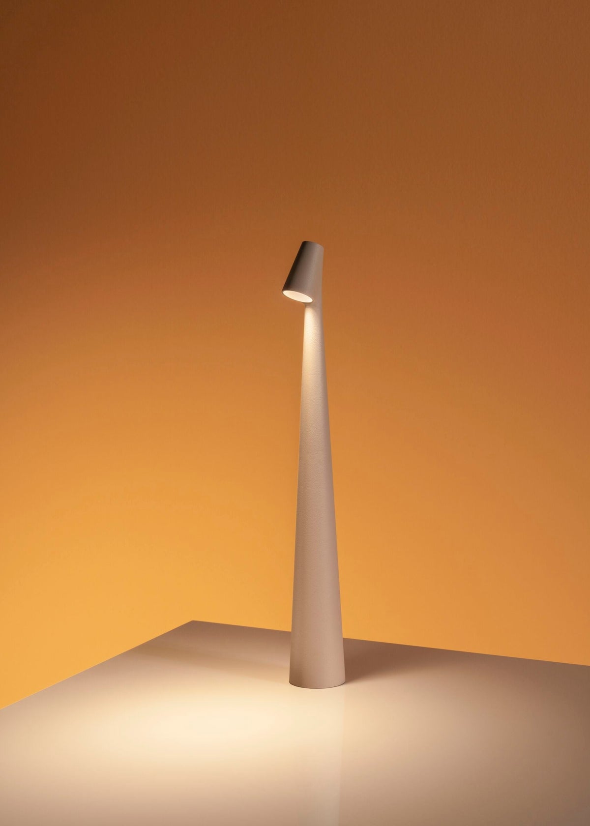 White Cordless Table Lamp — Table Lamp | Maison Monashee — view 75