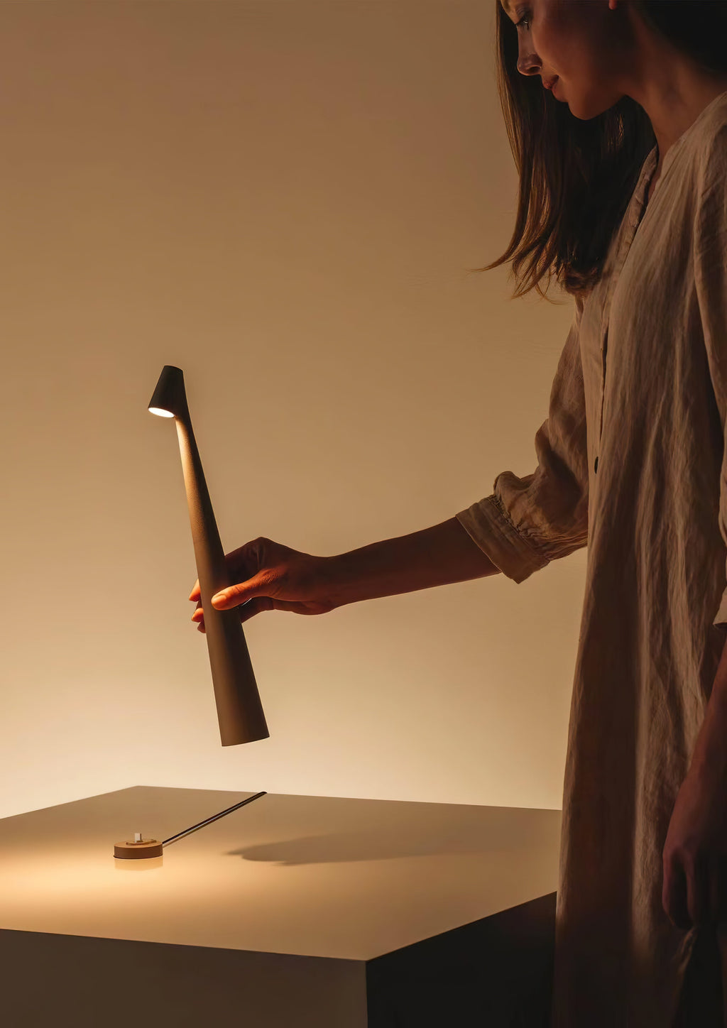White Cordless Table Lamp — Table Lamp | Maison Monashee — view 102
