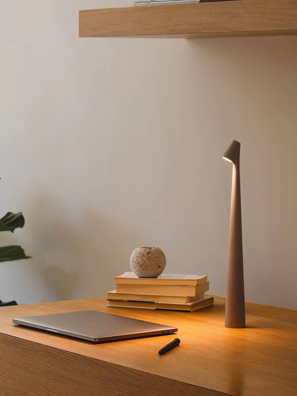 White Cordless Table Lamp — Table Lamp | Maison Monashee — view 103