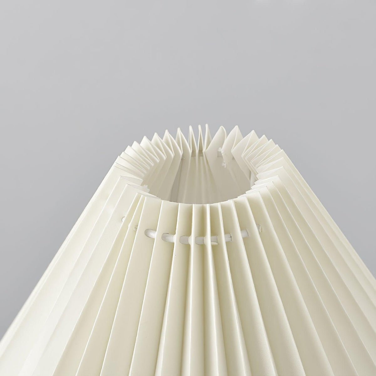 Small White Ceramic Table Lamp — Table Lamp | Maison Monashee — view 6