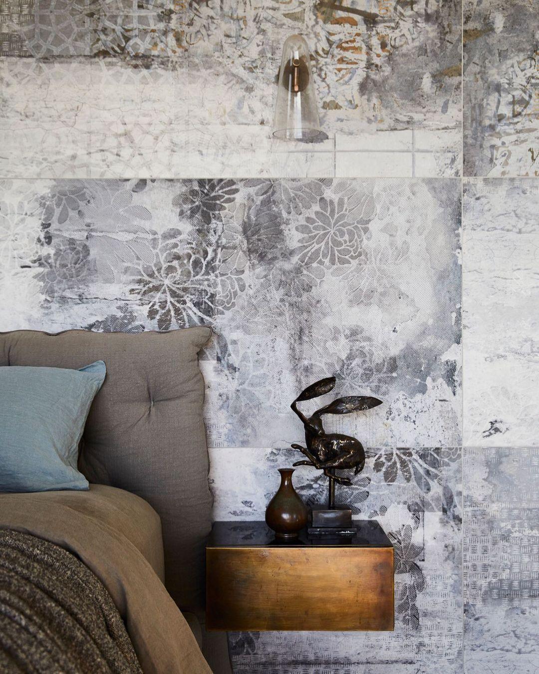 Modern Glass Sconce — Wall Sconce | Maison Monashee — view 40