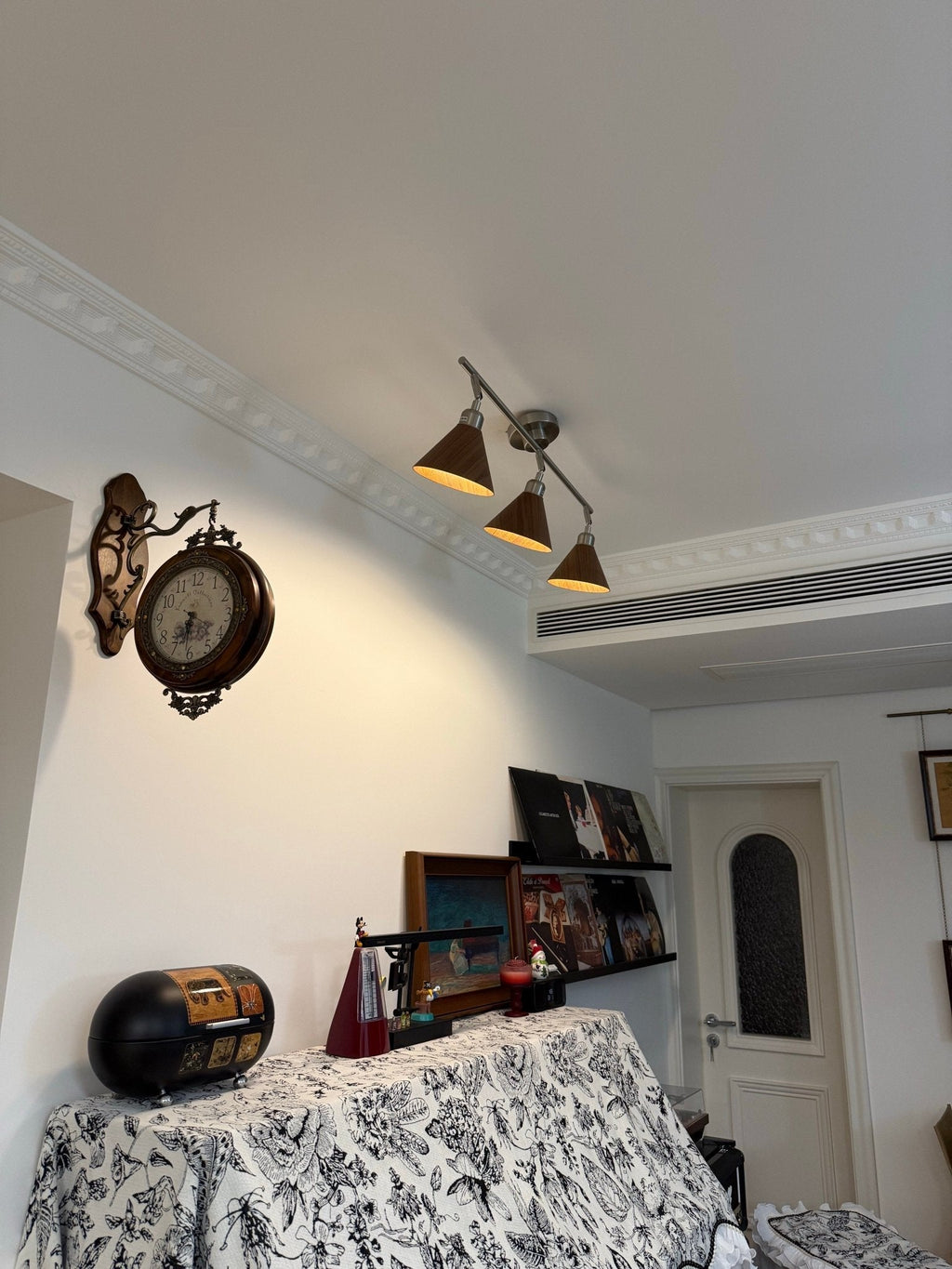 Ceiling Linear Light Fixture — Ceiling Light | Maison Monashee — view 16