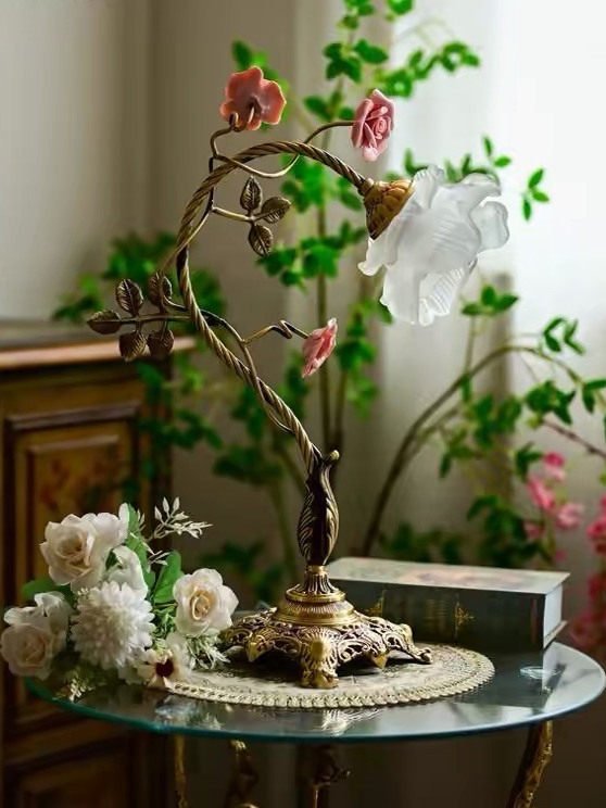 Flower Table Lamp Vintage — Table Lamp | Maison Monashee — view 16