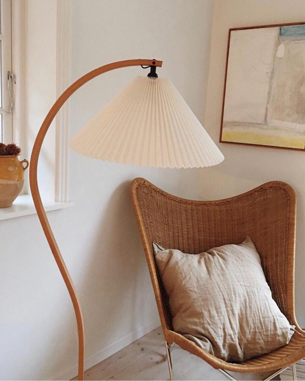 Scandinavian Wood Floor Lamp — Floor Lamp | Maison Monashee — view 50