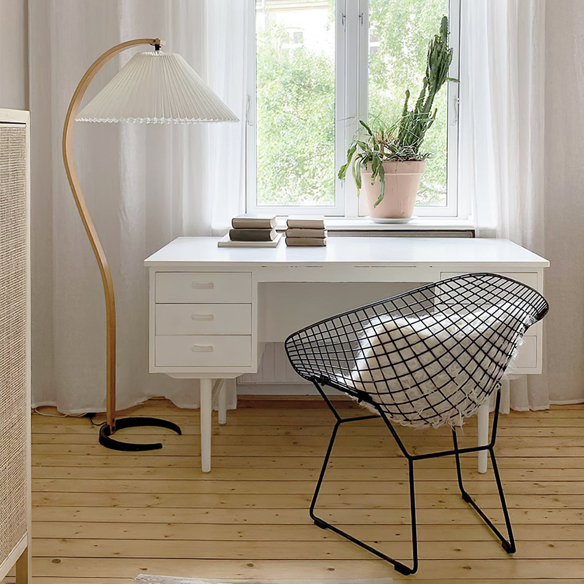 Scandinavian Wood Floor Lamp — Floor Lamp | Maison Monashee — view 118