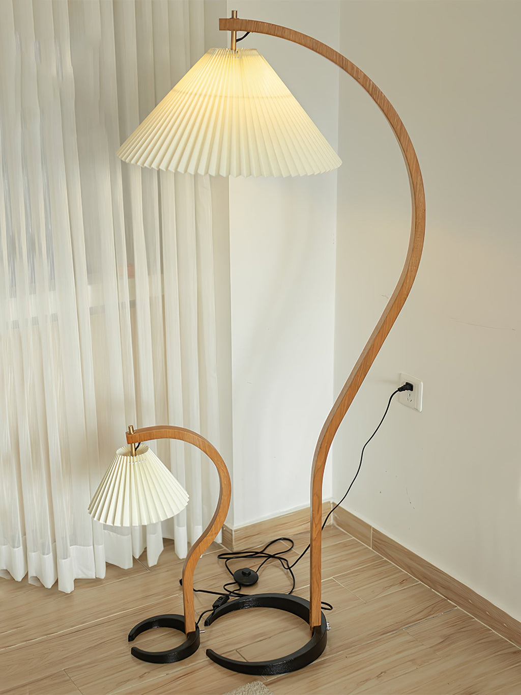 Scandinavian Wood Floor Lamp — Floor Lamp | Maison Monashee — view 119