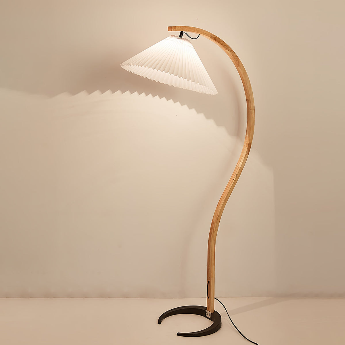 Scandinavian Wood Floor Lamp — Floor Lamp | Maison Monashee — view 33