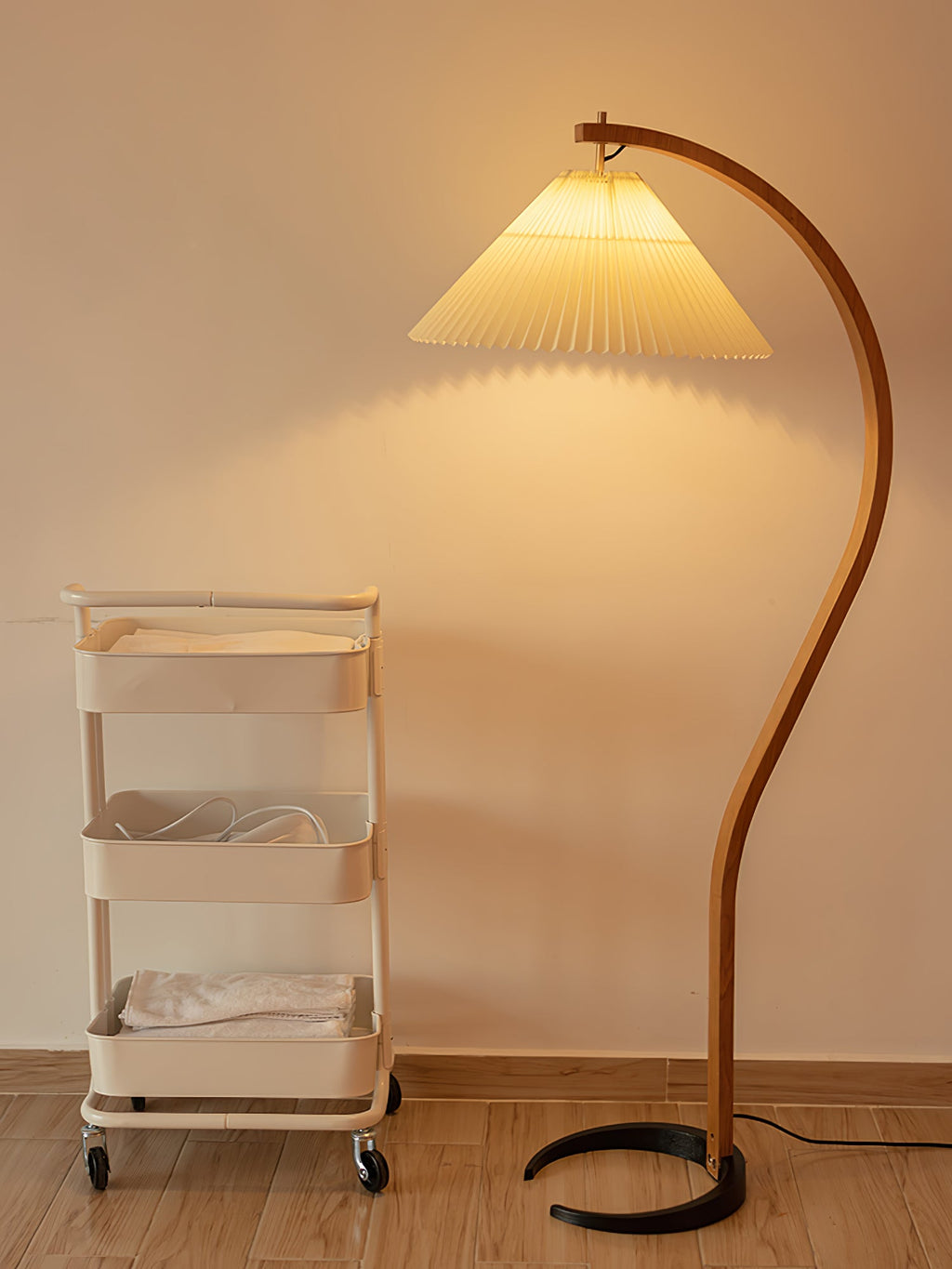 Scandinavian Wood Floor Lamp — Floor Lamp | Maison Monashee — view 125