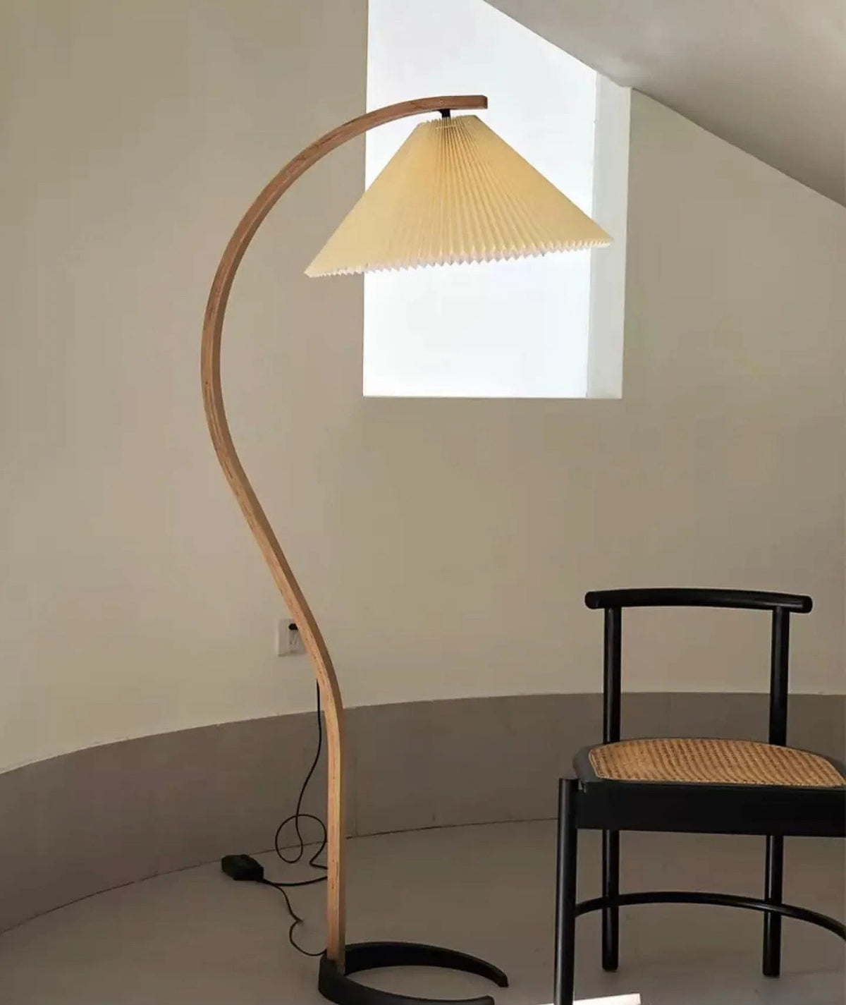 Scandinavian Wood Floor Lamp — Floor Lamp | Maison Monashee — view 73
