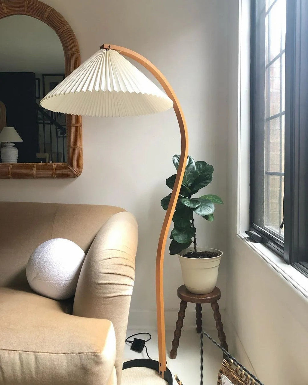 Scandinavian Wood Floor Lamp — Floor Lamp | Maison Monashee — view 79