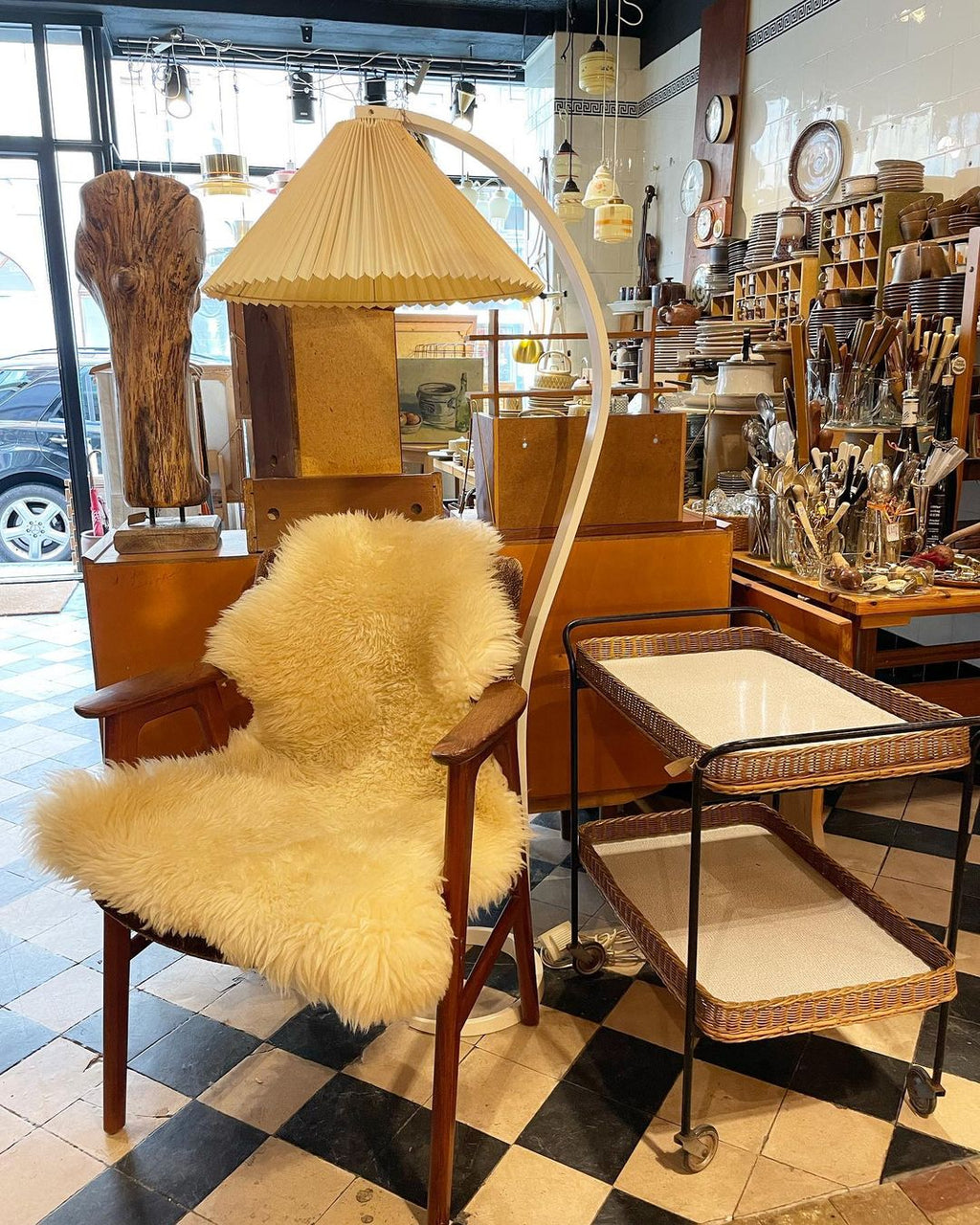 Scandinavian Wood Floor Lamp — Floor Lamp | Maison Monashee — view 88