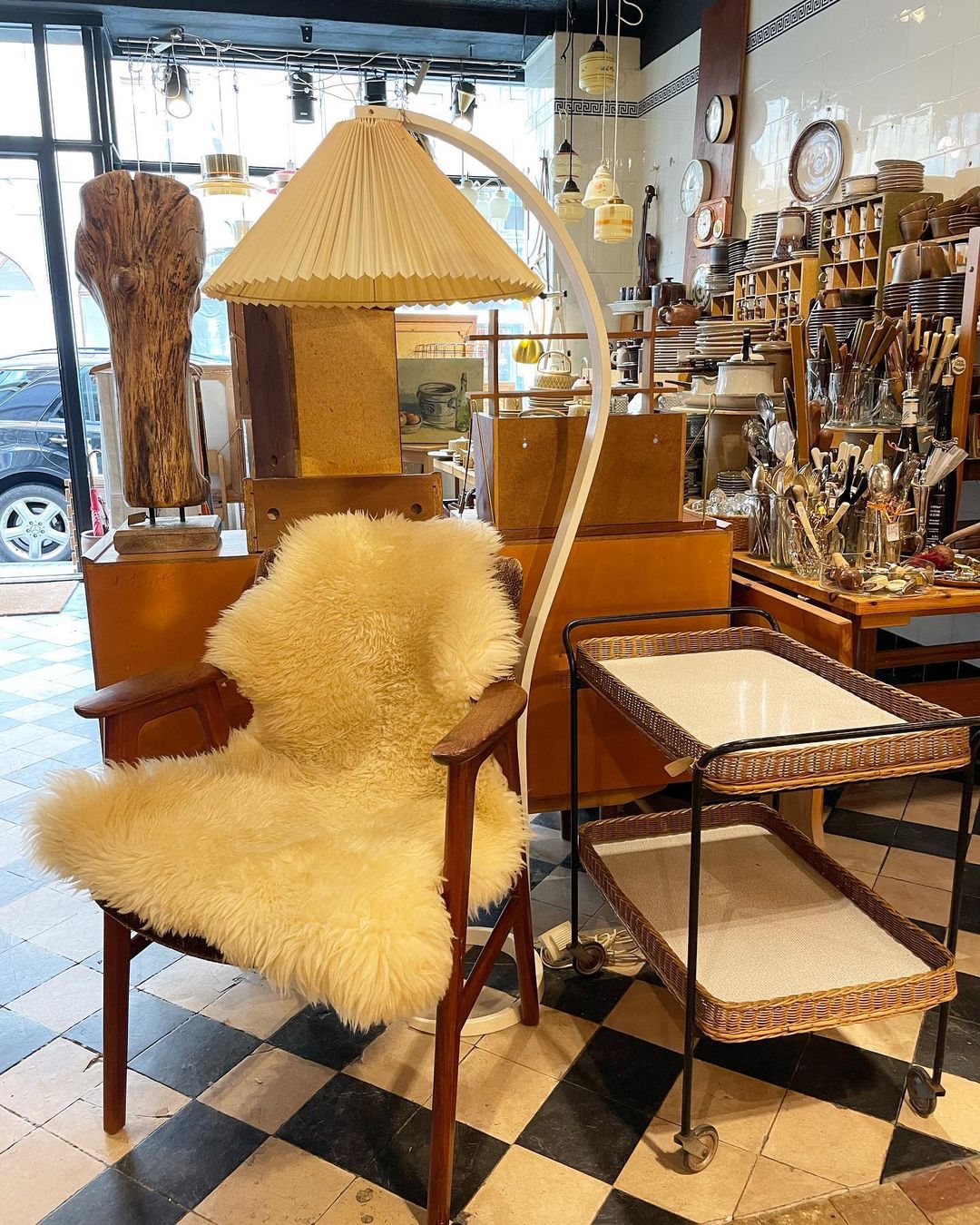 Scandinavian Wood Floor Lamp — Floor Lamp | Maison Monashee — view 88