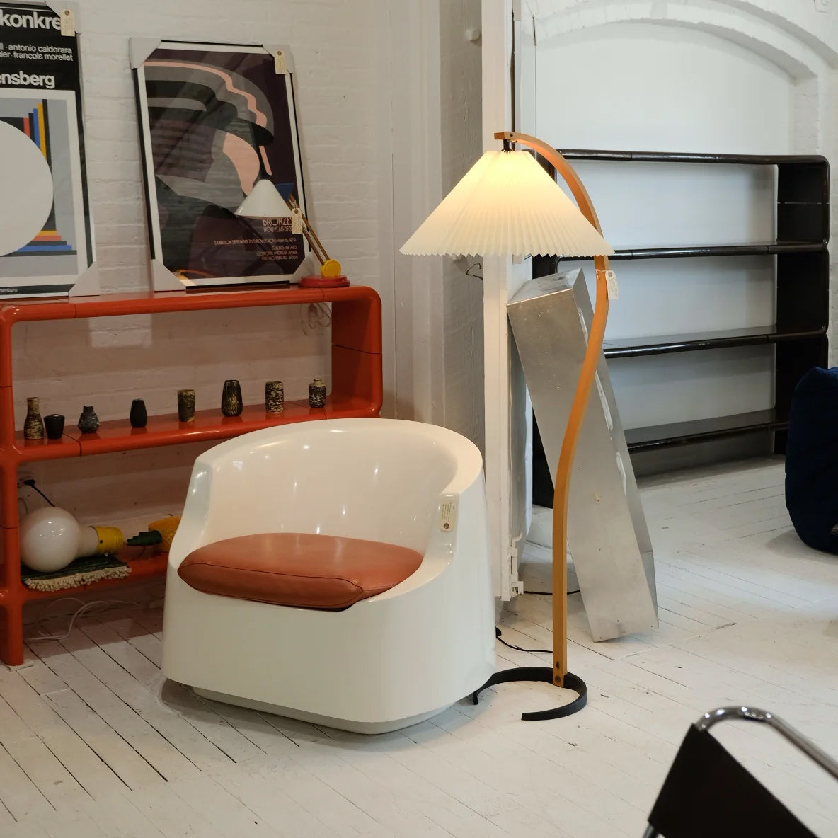 Scandinavian Wood Floor Lamp — Floor Lamp | Maison Monashee — view 35