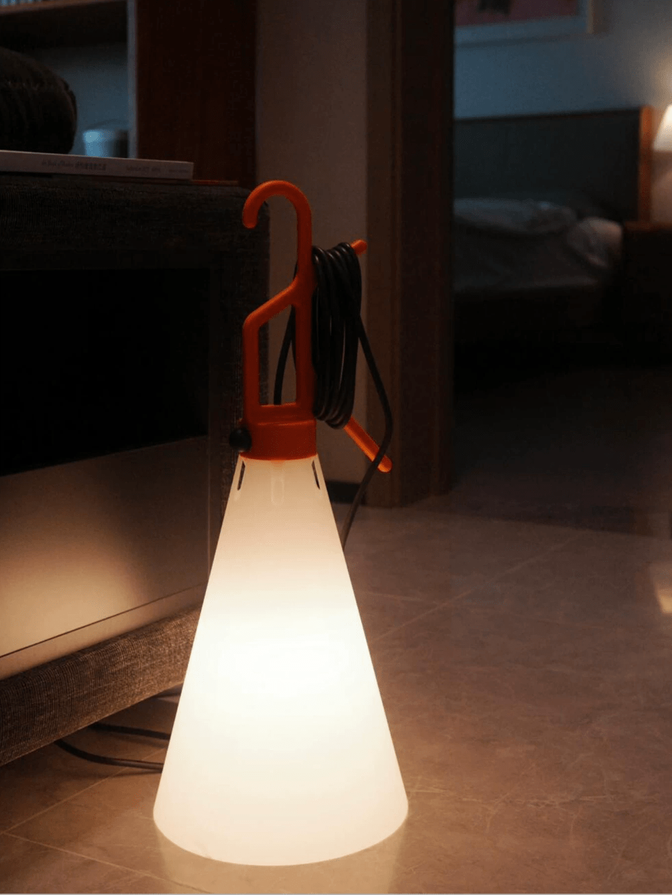 Modern Black Bedside Lamp — Table Lamp | Maison Monashee — view 12