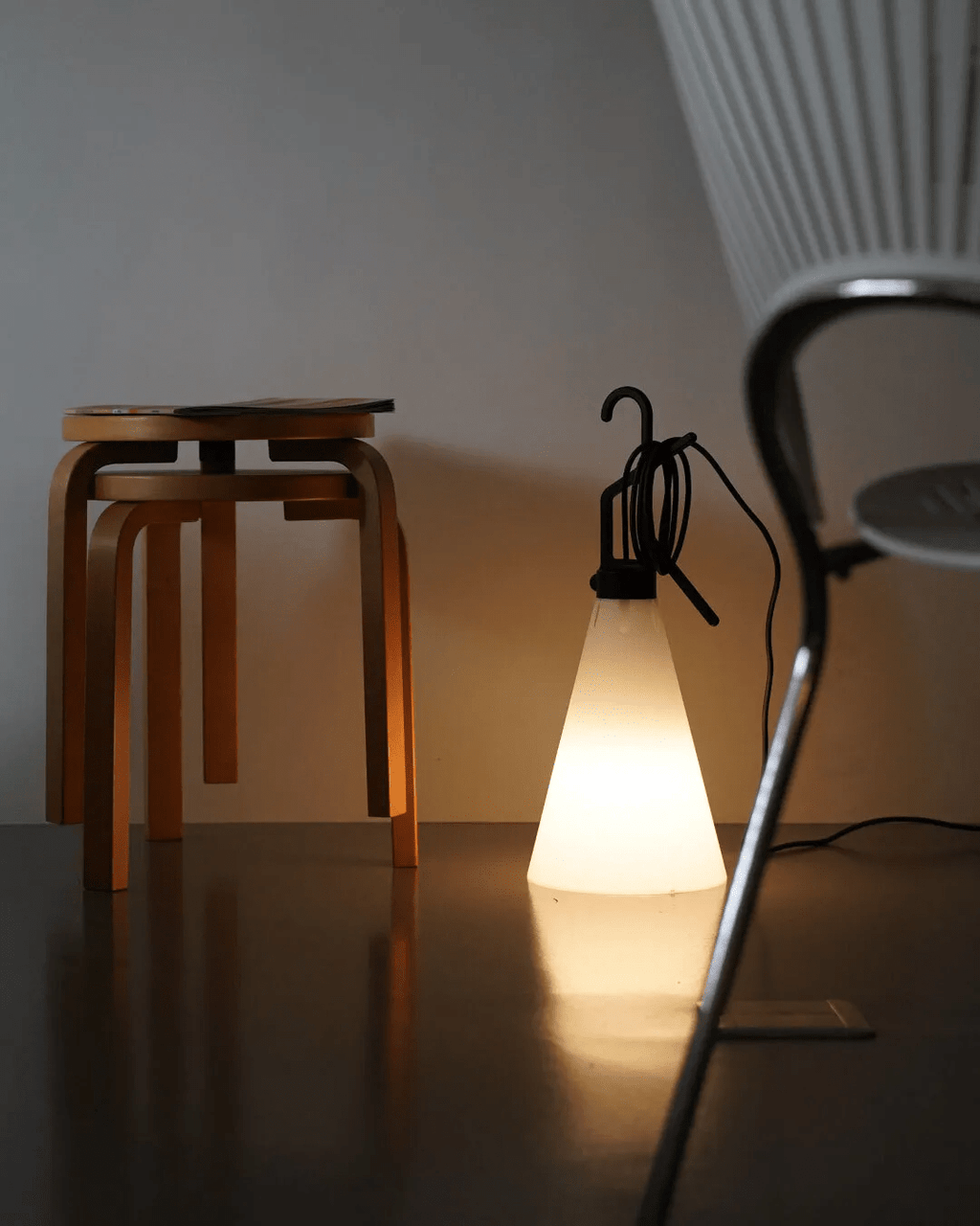 Modern Black Bedside Lamp — Table Lamp | Maison Monashee — view 6