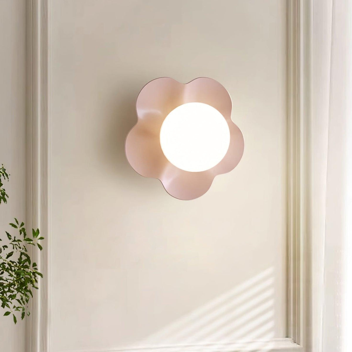 Small Glass Wall Sconce — Wall Sconce | Maison Monashee — view 4