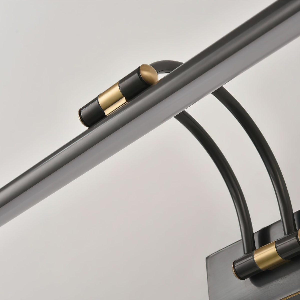Linear Vanity Light — Wall Sconce | Maison Monashee — view 10