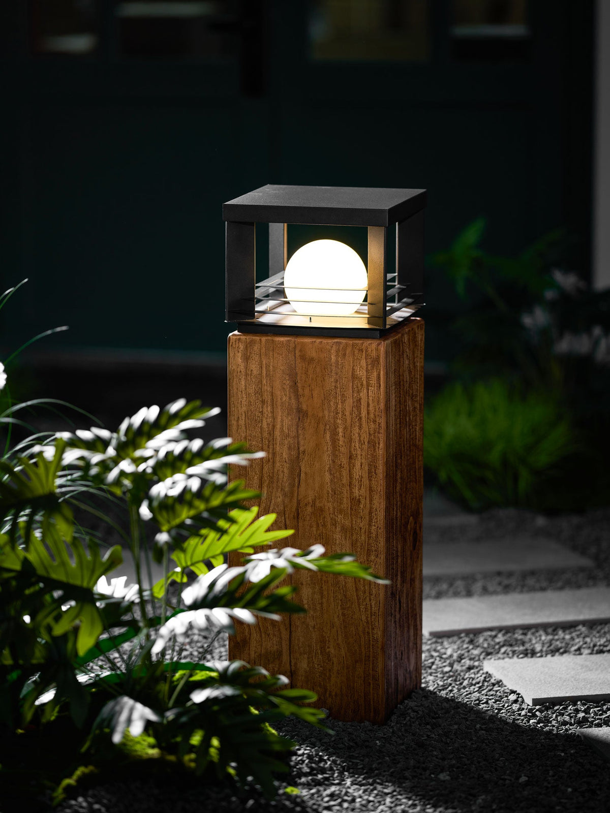 Black Outdoor Light Fixture — Outdoor Light | Maison Monashee — view 32