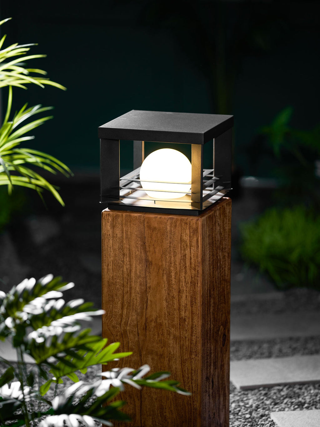 Black Outdoor Light Fixture — Outdoor Light | Maison Monashee — view 33