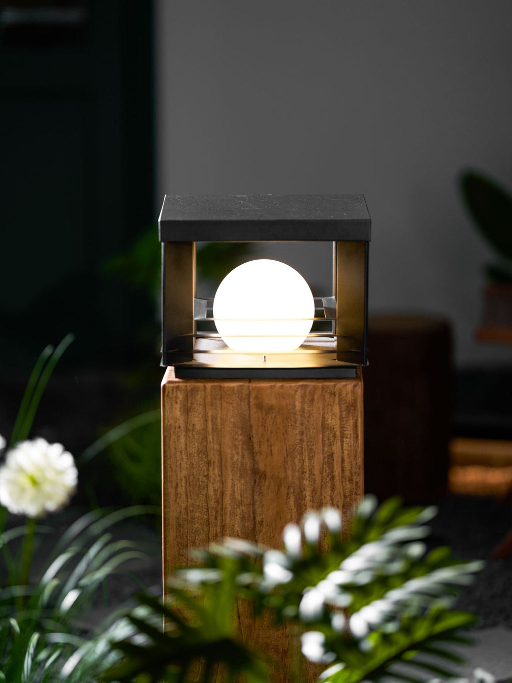 Black Outdoor Light Fixture — Outdoor Light | Maison Monashee — view 39