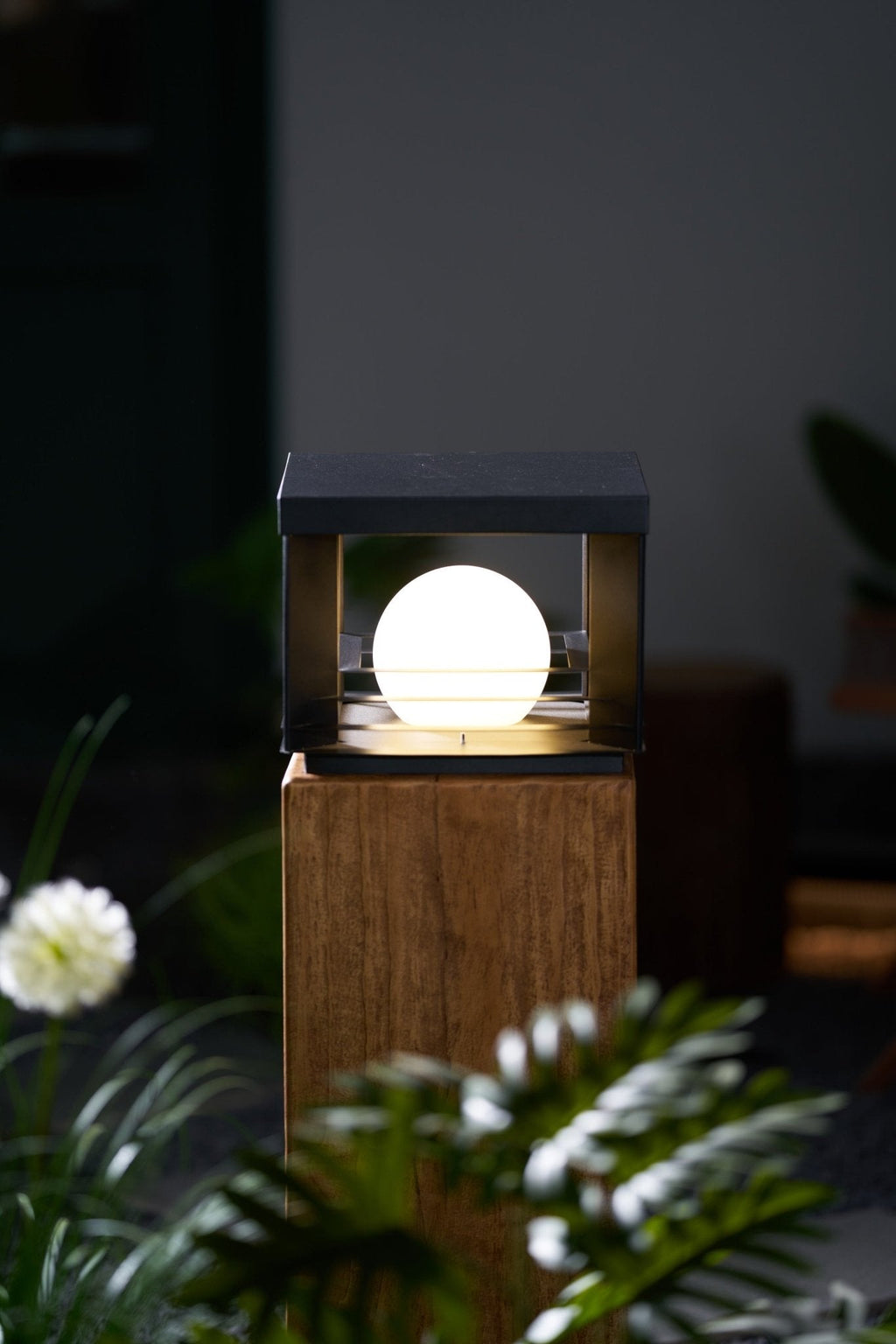 Black Outdoor Light Fixture — Outdoor Light | Maison Monashee — view 20