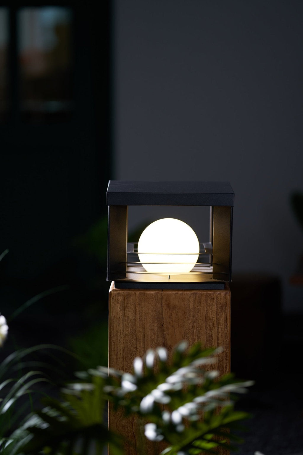 Black Outdoor Light Fixture — Outdoor Light | Maison Monashee — view 23