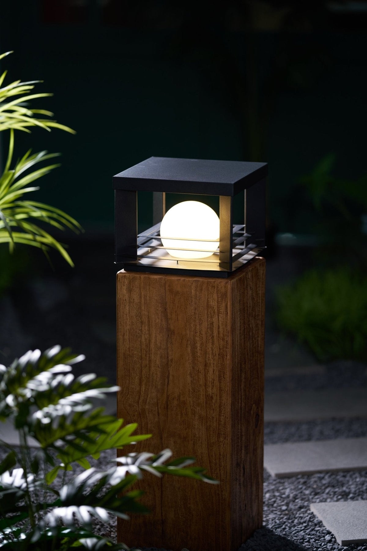 Black Outdoor Light Fixture — Outdoor Light | Maison Monashee — view 27