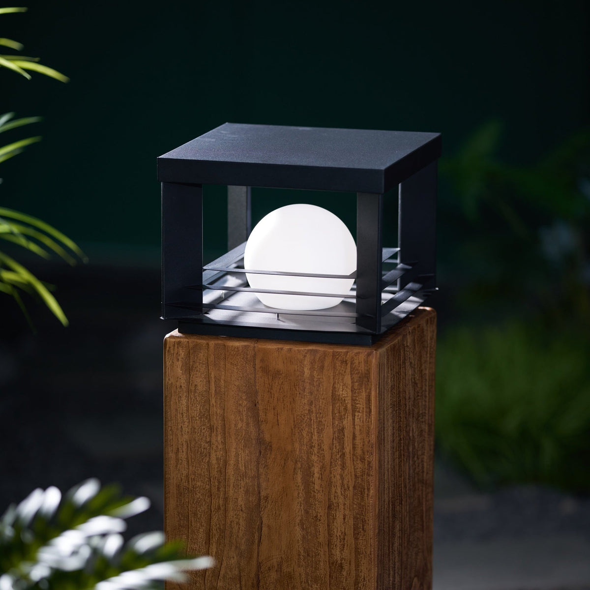Black Outdoor Light Fixture — Outdoor Light | Maison Monashee — view 6