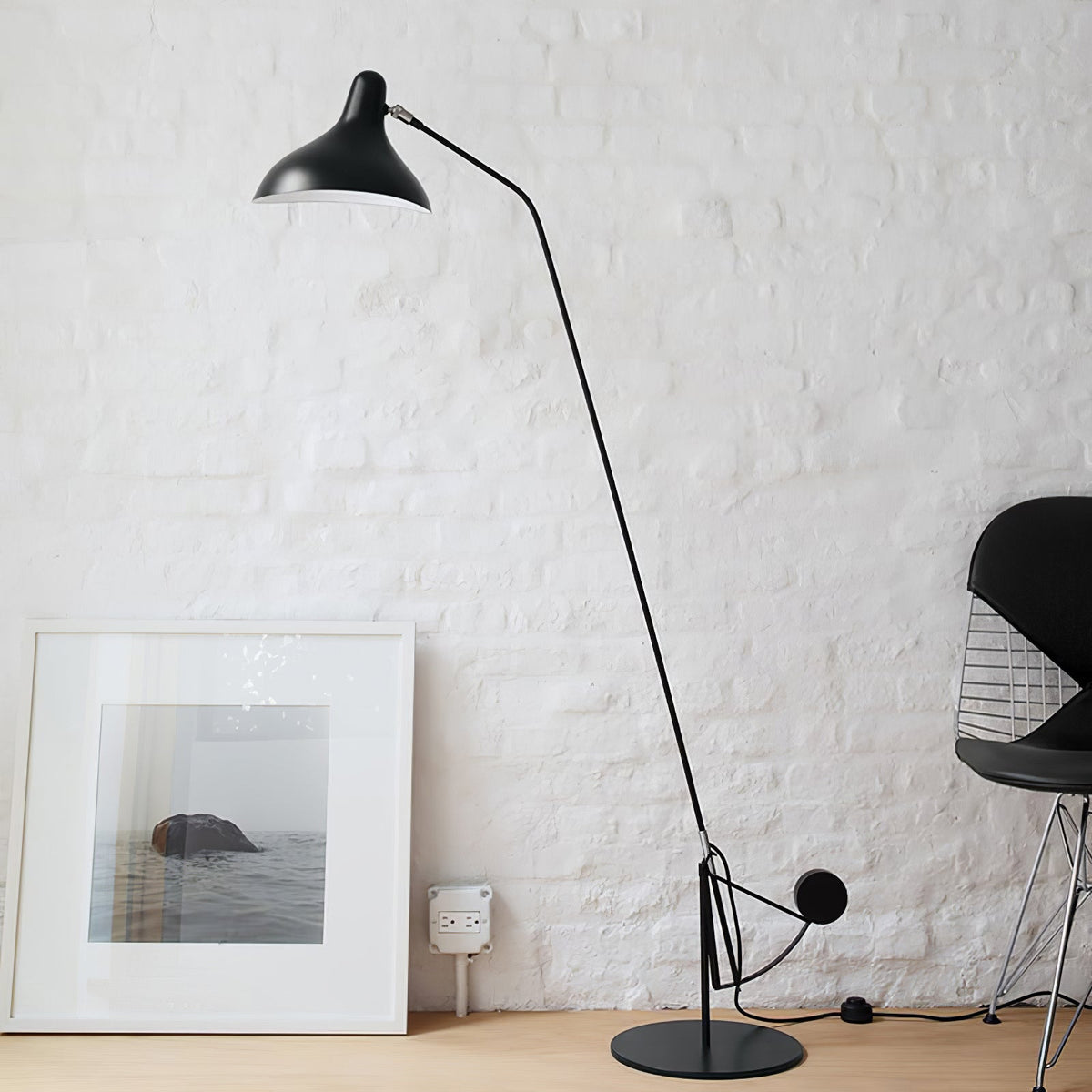 Black Metal Floor Lamp — Floor Lamp | Maison Monashee — view 6