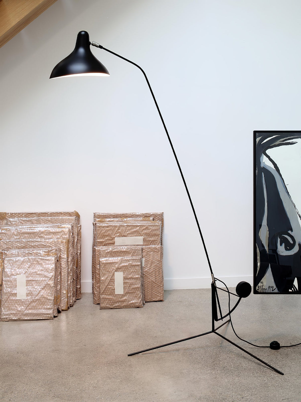 Black Metal Floor Lamp — Floor Lamp | Maison Monashee — view 8