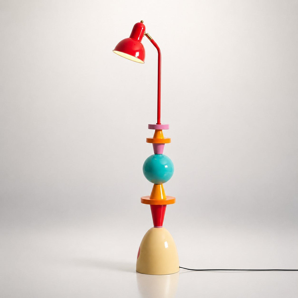 Modern Floor Lamp with Table — Floor Lamp | Maison Monashee — view 33