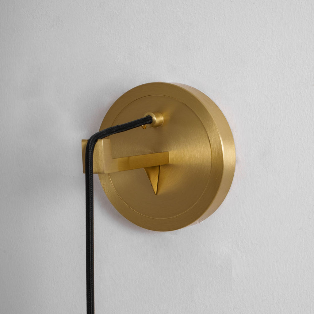 Alabaster Vanity Sconce — Wall Sconce | Maison Monashee — view 10