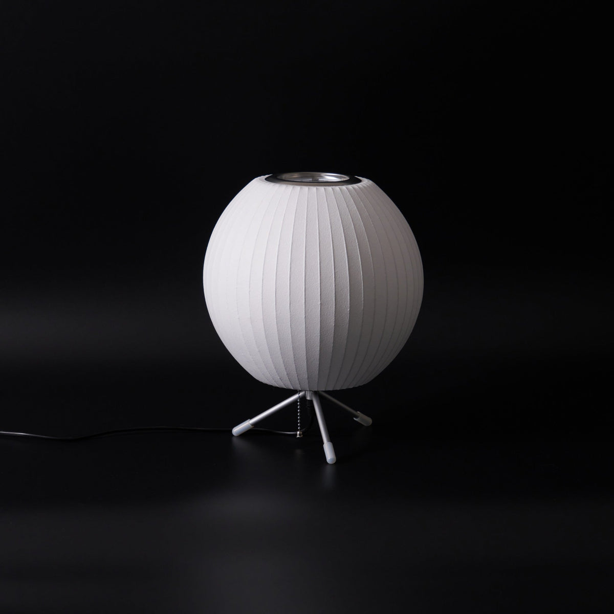 Table Lamp with Silver Base — Table Lamp | Maison Monashee — view 122