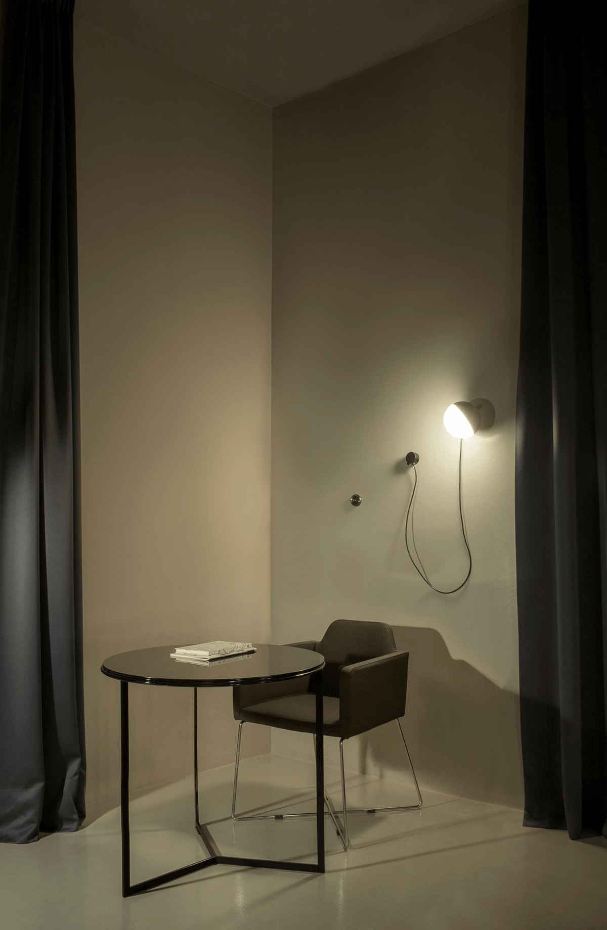 Hanging Globe Wall Sconce — Wall Sconce | Maison Monashee — view 4