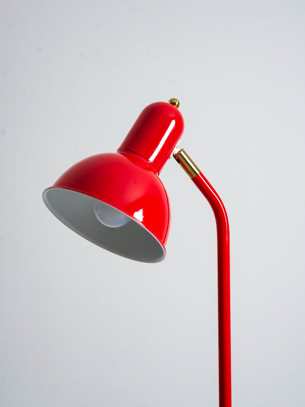 Modern Floor Lamp with Table — Floor Lamp | Maison Monashee — view 20