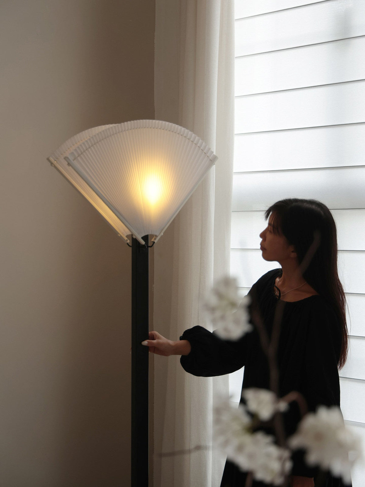 Black Uplight Floor Lamp — Floor Lamp | Maison Monashee — view 18