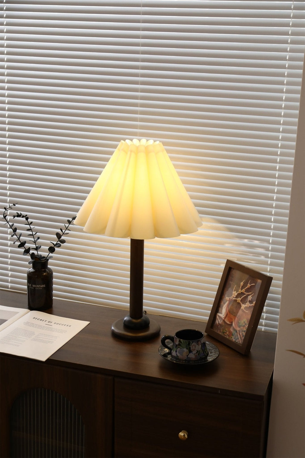 Vintage Looking Table Lamp — Table Lamp | Maison Monashee — view 12
