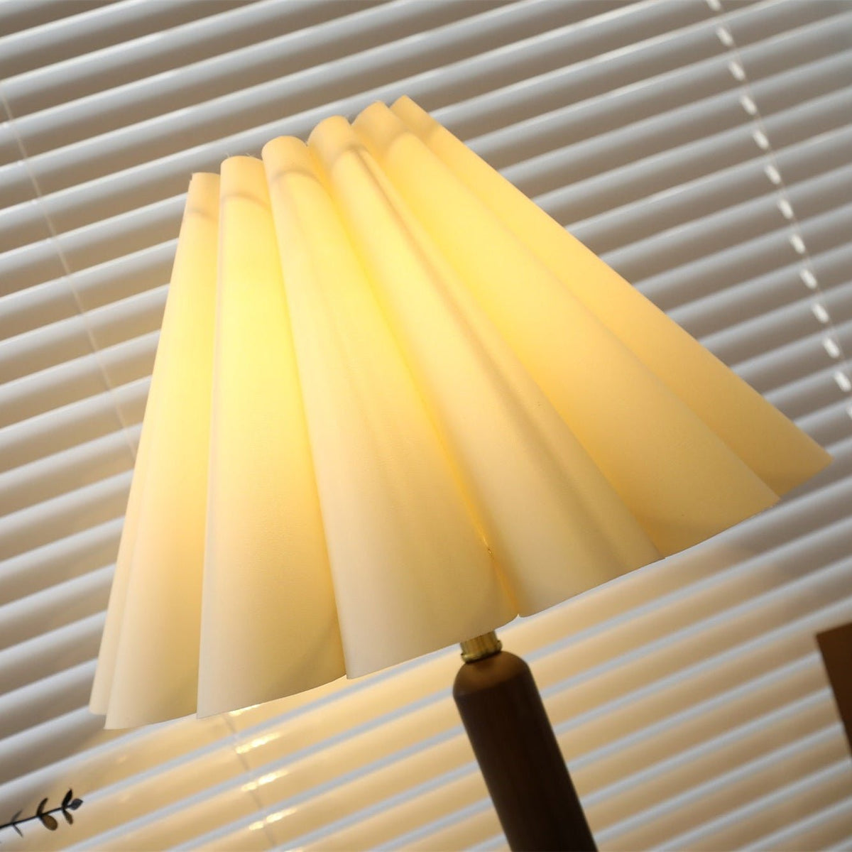 Vintage Looking Table Lamp — Table Lamp | Maison Monashee — view 13
