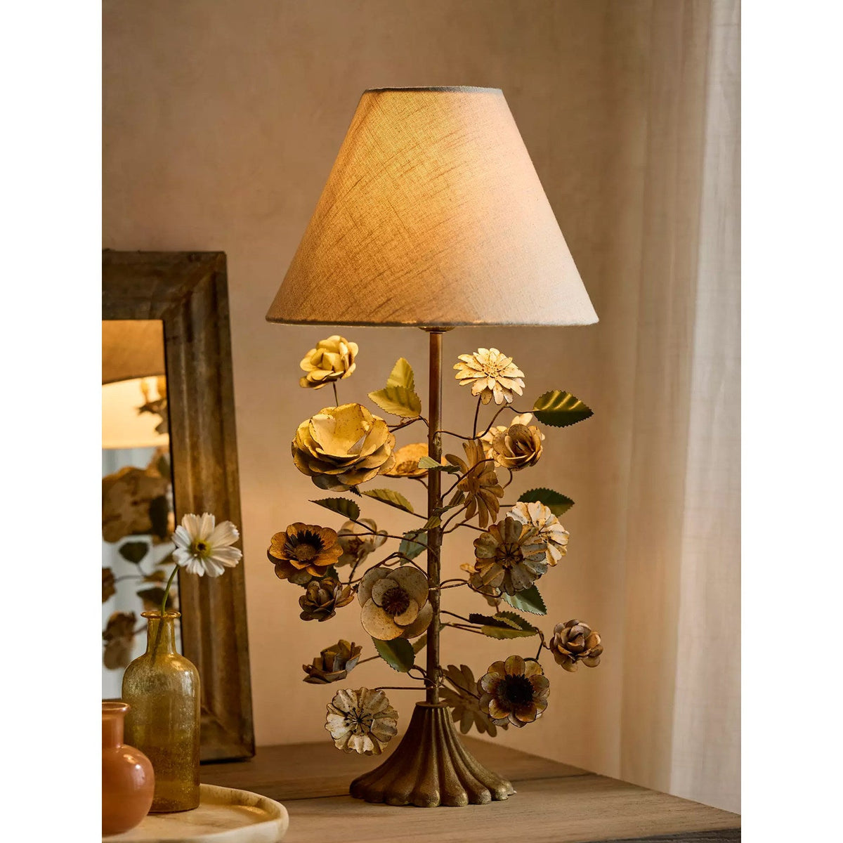 Metal Flower Table Lamp — Table Lamp | Maison Monashee — view 8