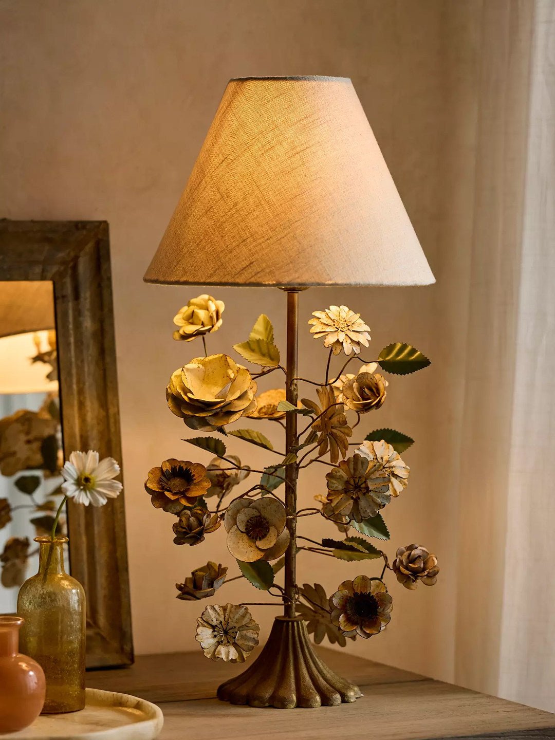 Metal Flower Table Lamp — Table Lamp | Maison Monashee — view 5